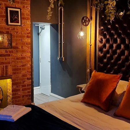 The Waterside Bar, Rooms & Restaurant Суинтон Номер фото