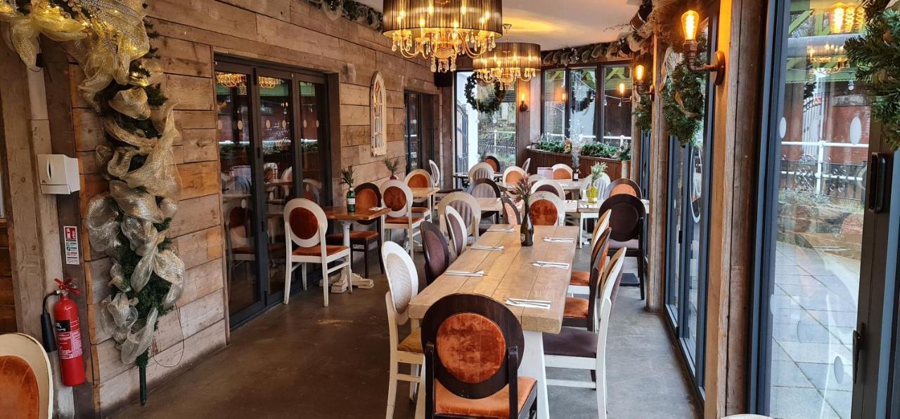 The Waterside Bar, Rooms & Restaurant Суинтон Экстерьер фото
