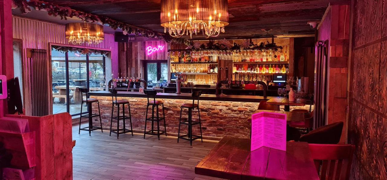 The Waterside Bar, Rooms & Restaurant Суинтон Экстерьер фото